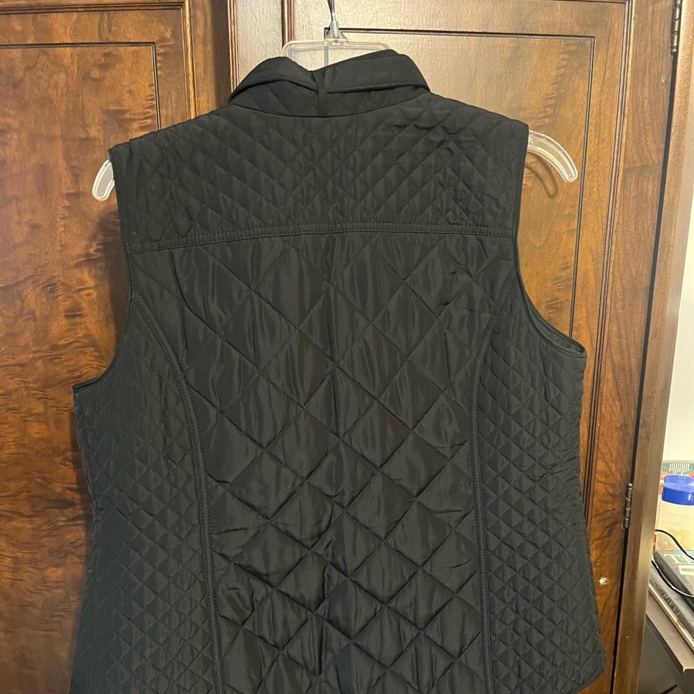Crown and Ivy black vest